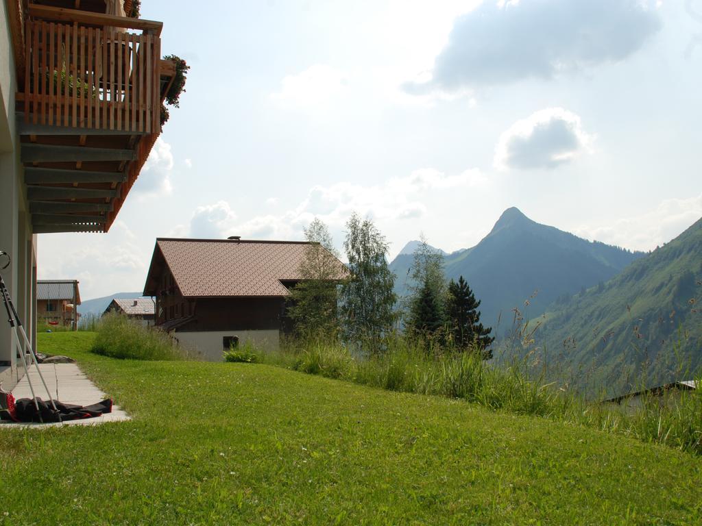 Haus Montana Apartment Damuels Exterior foto